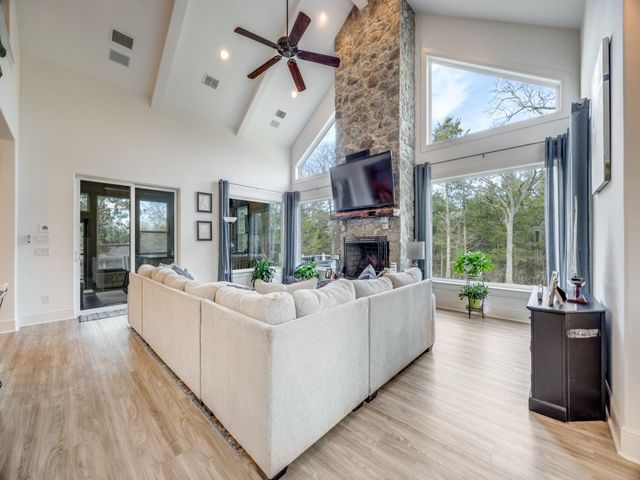 107 Memorial Street, Gordonville, TX 76245