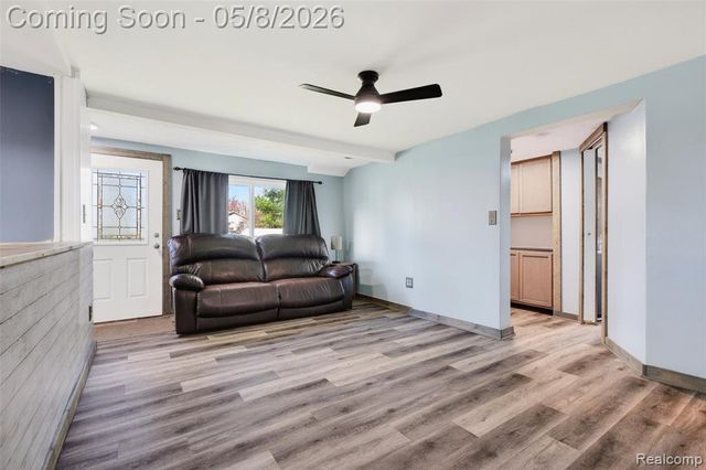 29157 S Wesley Avenue, Flat Rock, MI 48134