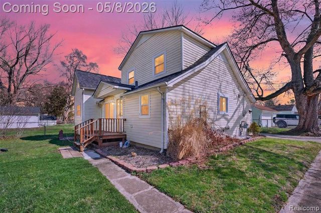 29157 S Wesley Avenue, Flat Rock, MI 48134