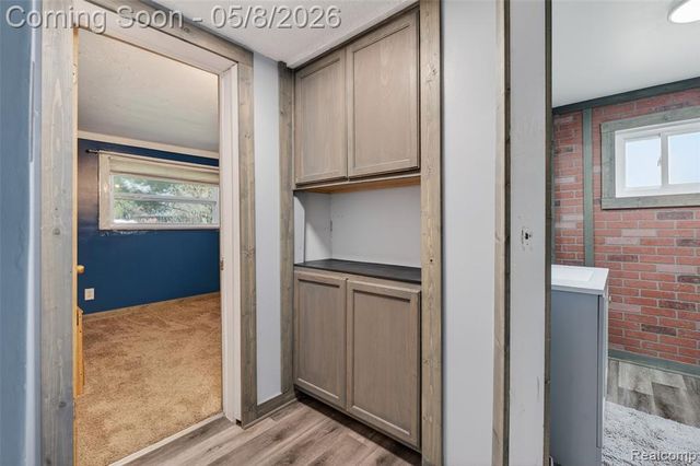 29157 S Wesley Avenue, Flat Rock, MI 48134