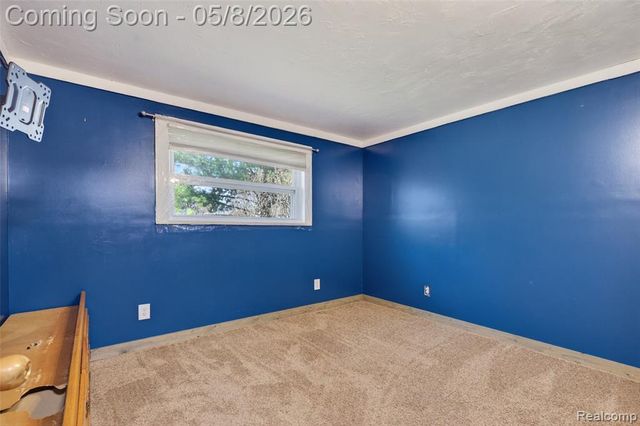29157 S Wesley Avenue, Flat Rock, MI 48134
