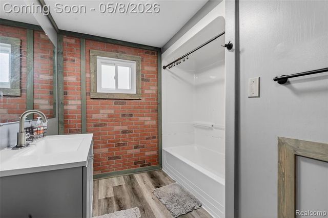 29157 S Wesley Avenue, Flat Rock, MI 48134