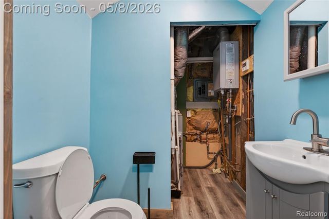 29157 S Wesley Avenue, Flat Rock, MI 48134