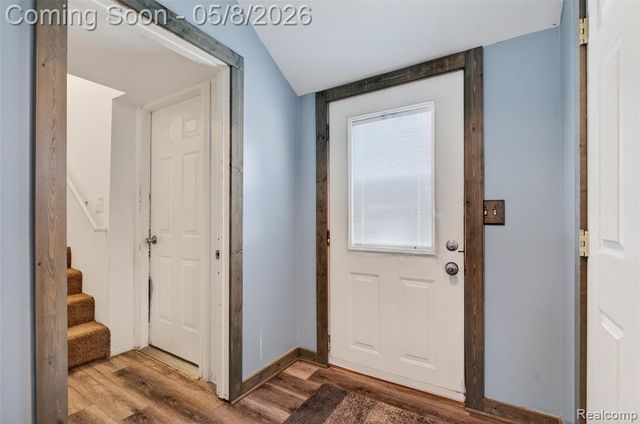 29157 S Wesley Avenue, Flat Rock, MI 48134