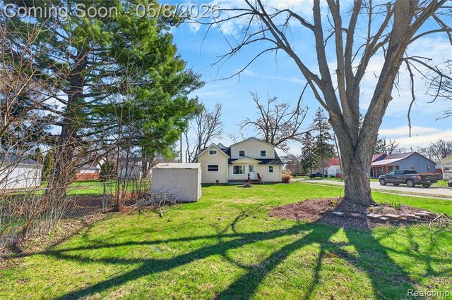29157 S Wesley Avenue, Flat Rock, MI 48134