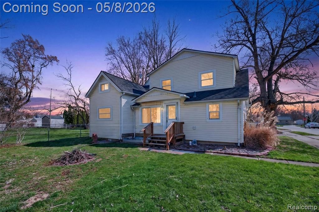 29157 S Wesley Avenue, Flat Rock, MI 48134