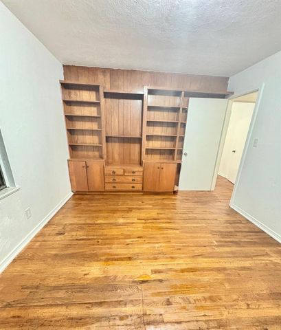 2108 Horn Road, Bay City, TX 77414