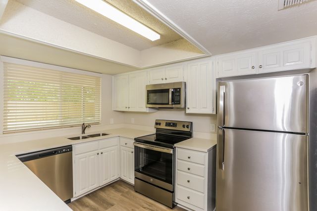 1714 Yorktown Drive, Arlington, TX 76014