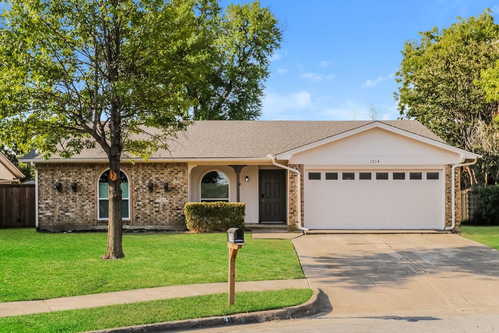 1714 Yorktown Drive, Arlington, TX 76014