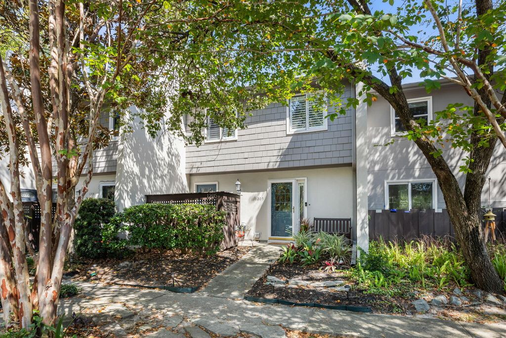 1205 Ventura Place, Mount Pleasant, SC 29464