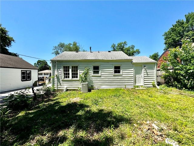 1905 S Maywood Avenue, Independence, MO 64052
