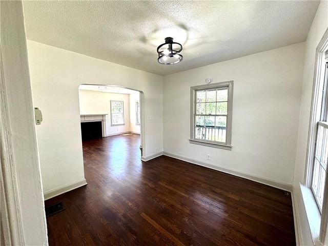 1905 S Maywood Avenue, Independence, MO 64052