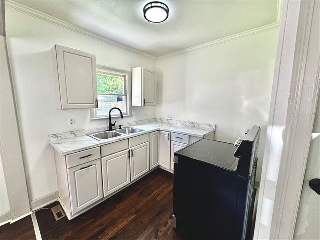 1905 S Maywood Avenue, Independence, MO 64052