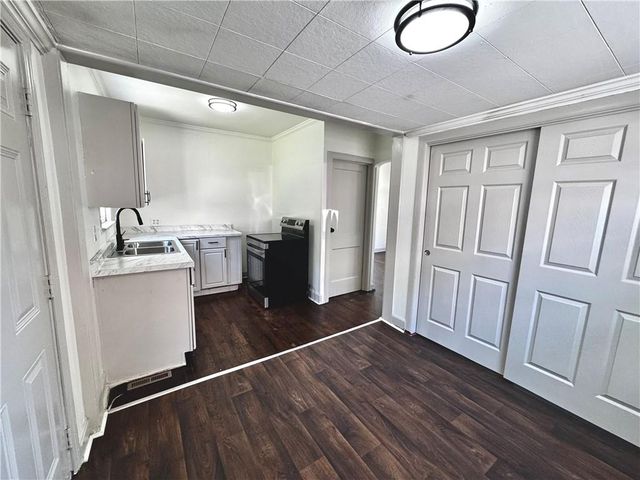 1905 S Maywood Avenue, Independence, MO 64052