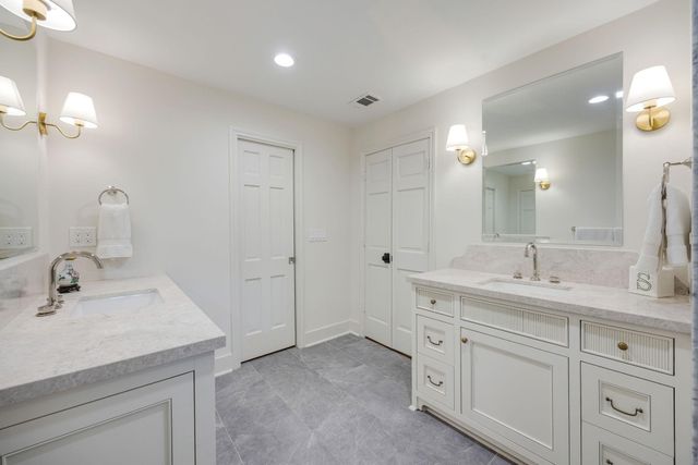 10011 Burgoyne Road, Houston, TX 77042