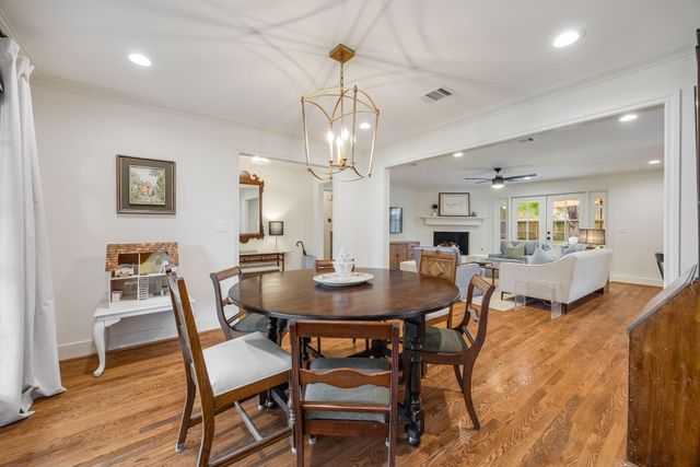 10011 Burgoyne Road, Houston, TX 77042