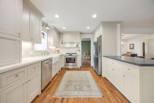 10011 Burgoyne Road, Houston, TX 77042