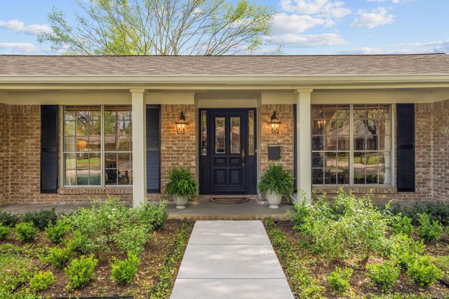 10011 Burgoyne Road, Houston, TX 77042