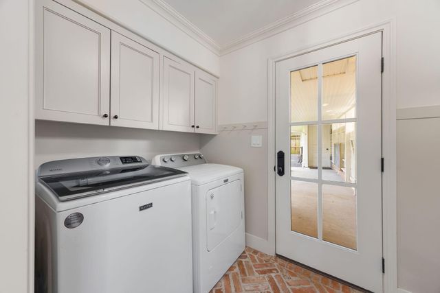 10011 Burgoyne Road, Houston, TX 77042