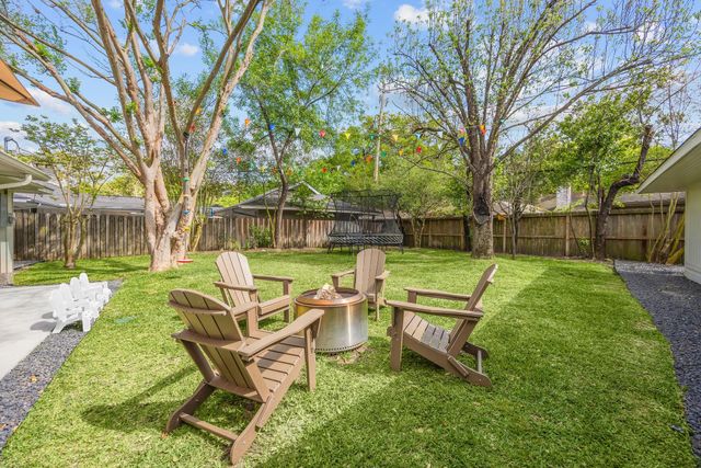10011 Burgoyne Road, Houston, TX 77042