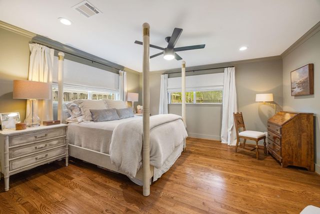 10011 Burgoyne Road, Houston, TX 77042