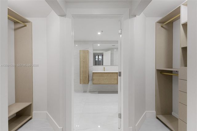 3000 NE 188th Street 402, Aventura, FL 33180