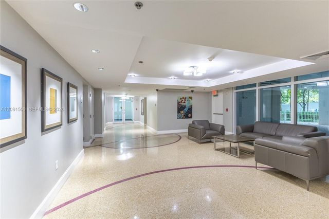 3000 NE 188th Street 402, Aventura, FL 33180