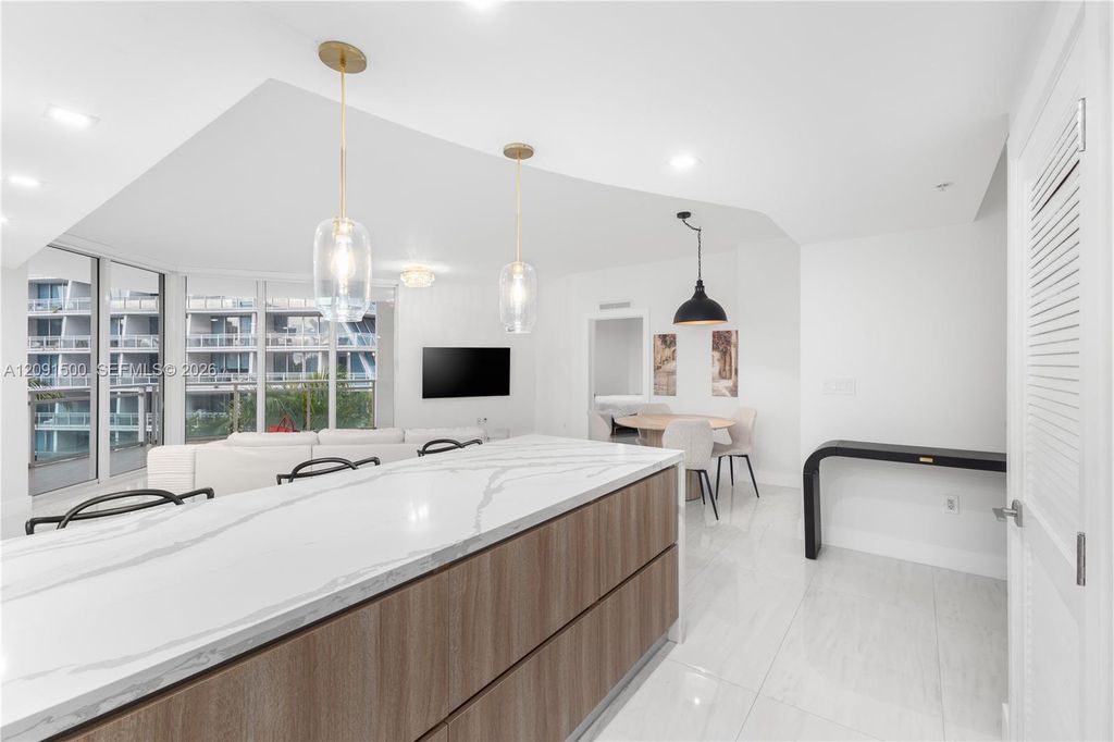 3000 NE 188th Street 402, Aventura, FL 33180