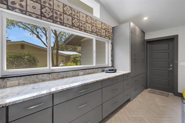 2634 COLLINS AVENUE, Lakeland, FL 33803
