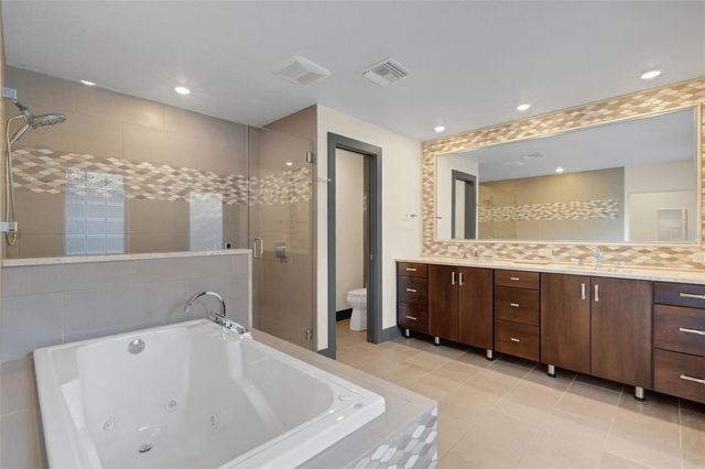 2634 COLLINS AVENUE, Lakeland, FL 33803