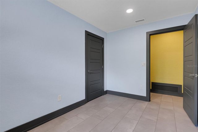 2634 COLLINS AVENUE, Lakeland, FL 33803