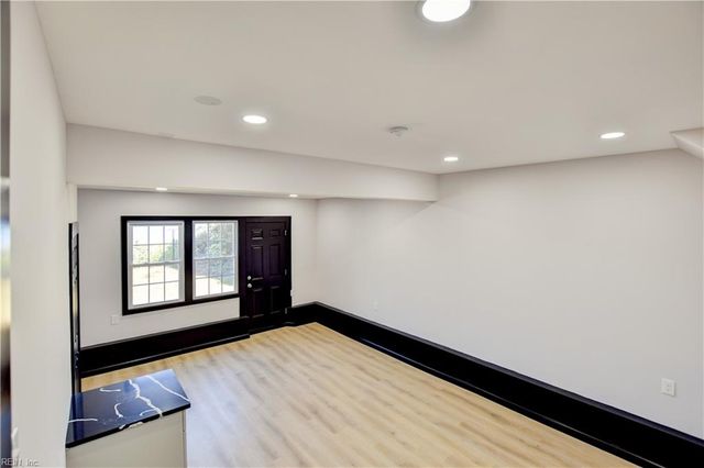 1943 Sycamore LN, Norfolk, VA 23523