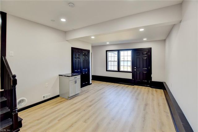 1943 Sycamore LN, Norfolk, VA 23523