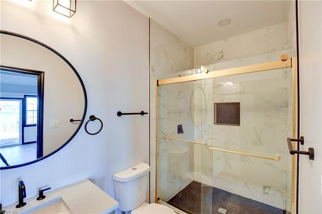 1943 Sycamore LN, Norfolk, VA 23523