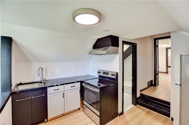 1943 Sycamore LN, Norfolk, VA 23523