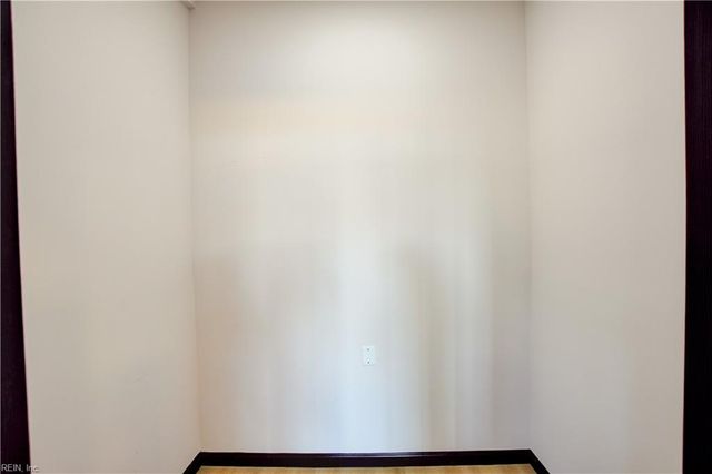 1943 Sycamore LN, Norfolk, VA 23523