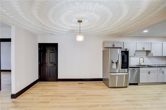 1943 Sycamore LN, Norfolk, VA 23523