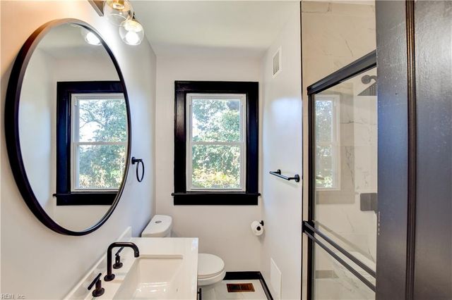 1943 Sycamore LN, Norfolk, VA 23523