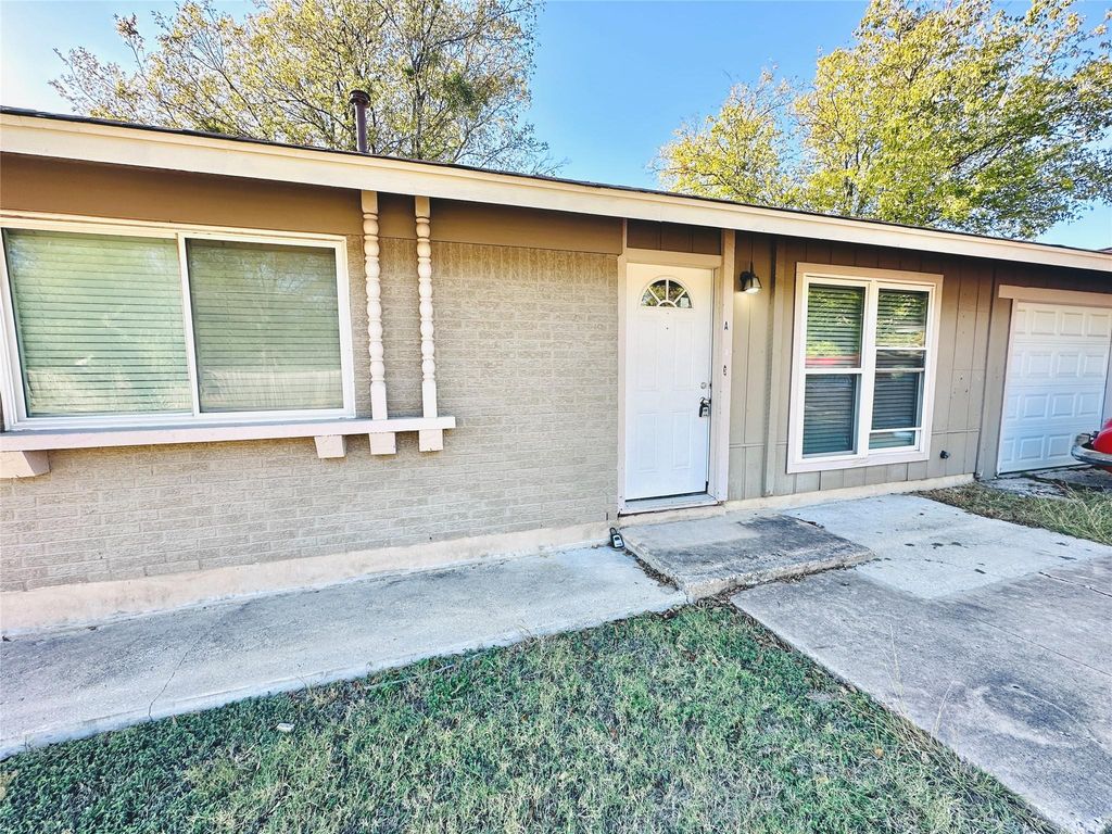 4748 Suburban DR A, Austin, TX 78745