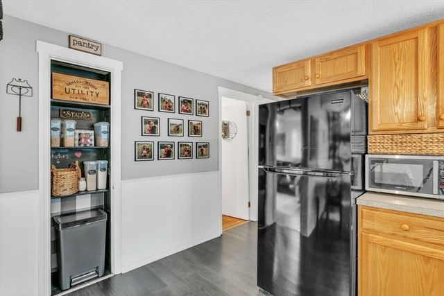 101 Regal St, Springfield, MA 01118
