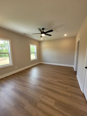 200 Sandalwood Way, Dickson, TN 37055