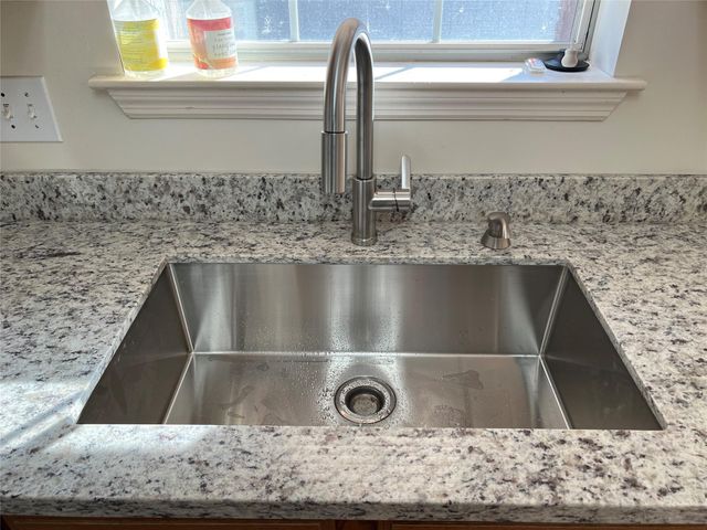 811 Spring Valley Court, Sugar Land, TX 77479