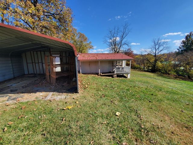 292 Tinker Mill RD, Daleville, VA 24083