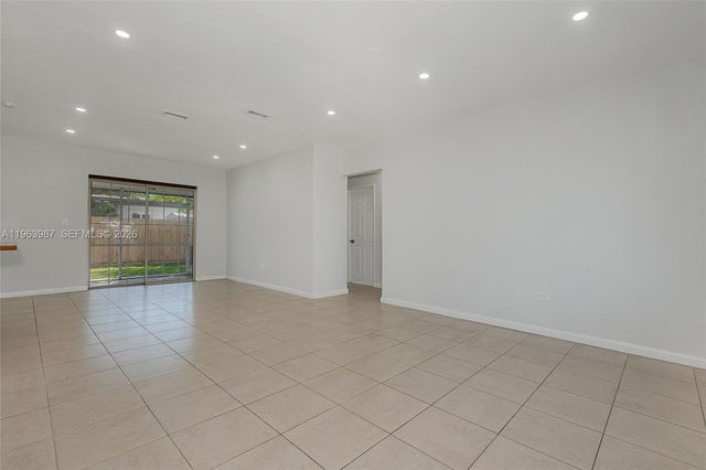 621 N 70th Way 0, Hollywood, FL 33024