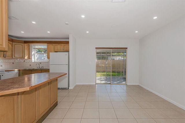 621 N 70th Way 0, Hollywood, FL 33024