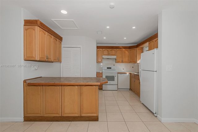 621 N 70th Way 0, Hollywood, FL 33024