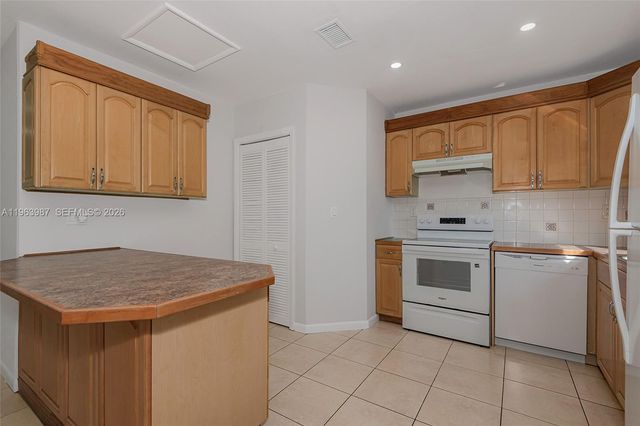 621 N 70th Way 0, Hollywood, FL 33024