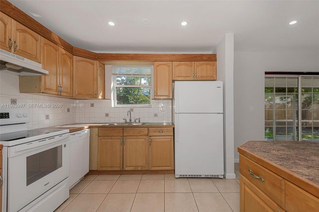 621 N 70th Way 0, Hollywood, FL 33024