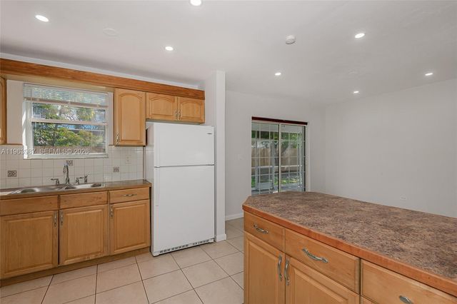 621 N 70th Way 0, Hollywood, FL 33024