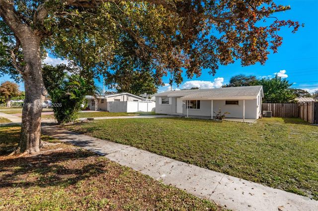 621 N 70th Way 0, Hollywood, FL 33024